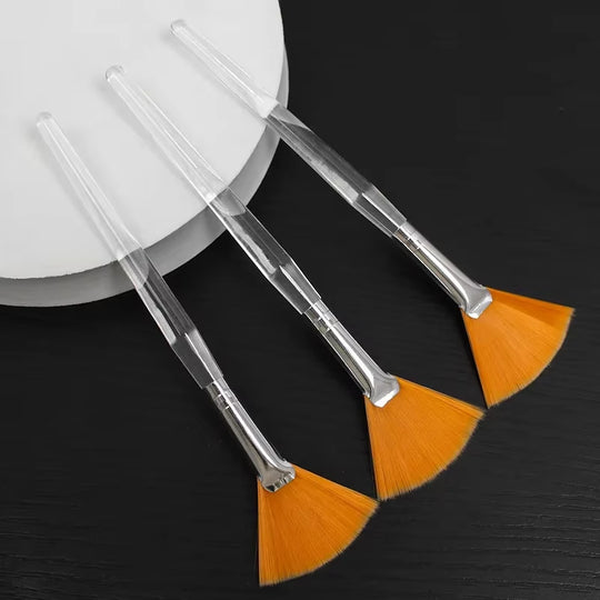 3Pcs Practical Facial Brushes Fan Makeup Brushes Soft Portable Mask Brushes Cosmetic Tools for Women Ladies Girls